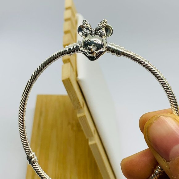Pandora Disney Pandora Moments Pavé Minnie Mouse Clasp Snake Chain Bracelet 7.9 - Picture 3 of 9